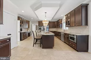 11221 Welland St, North Potomac, MD 20878 - Photo 10