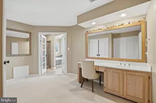 11221 Welland St, North Potomac, MD 20878 - Photo 40