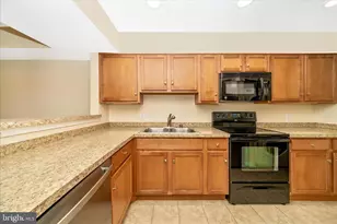 10713 Hampton Mill Terrace, Rockville, MD 20852 - Photo 22