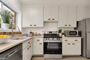 10661 Montrose Ave, Bethesda, MD 20814 - Photo 4