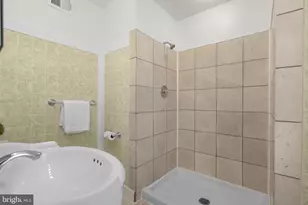 12236 Greenleaf Ave, Rockville, MD 20854 - Photo 16