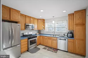 8217 Mountain Laurel Ln, Gaithersburg, MD 20879 - Photo 4