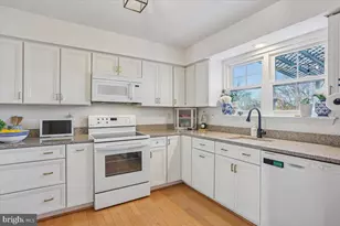 9201 Broadwater Dr, Gaithersburg, MD 20879 - Photo 8