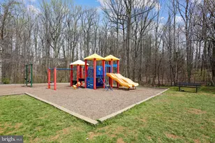 8 Crusader Ct, Germantown, MD 20874 - Photo 34