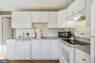 10559 Cambridge Ct, Montgomery Village, MD 20886 - Photo 8