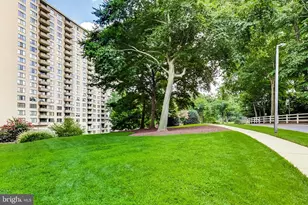 5225 Pooks Hill, Bethesda, MD 20814 - Photo 20