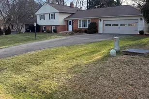 19104 Bloomfield Rd, Olney, MD 20832 - Photo 2