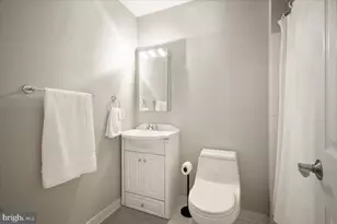 1717 Redgate Farms Ct, Rockville, MD 20850 - Photo 24