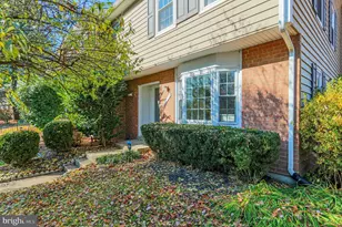 1717 Redgate Farms Ct, Rockville, MD 20850 - Photo 2