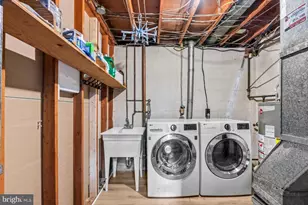 900 Azalea Dr, Rockville, MD 20850 - Photo 32