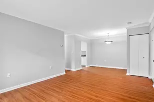 18334 Streamside Dr, Gaithersburg, MD 20879 - Photo 6