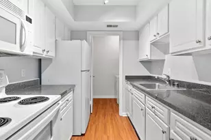 18334 Streamside Dr, Gaithersburg, MD 20879 - Photo 10