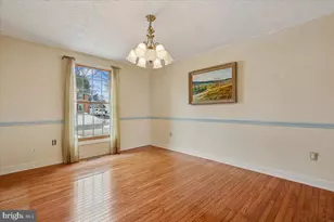 17105 Barnstable Dr, Rockville, MD 20855 - Photo 4