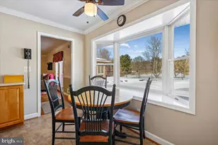 6205 Beechdale Ct, Rockville, MD 20855 - Photo 4