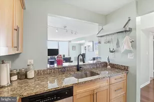 10101 Grosvenor Pl, Rockville, MD 20852 - Photo 12