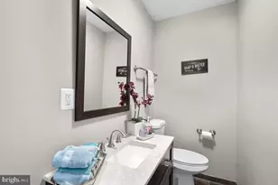 14028 Breeze Hill Ln, Silver Spring, MD 20906 - Photo 8