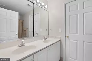 10217 Lakestone Pl, Rockville, MD 20850 - Photo 38