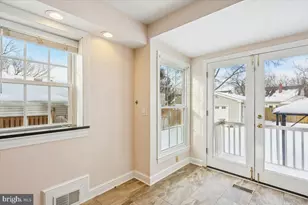 1004 Debeck Dr, Rockville, MD 20851 - Photo 14