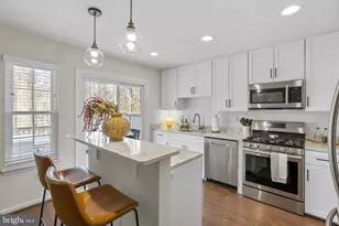 18500 Clovercrest Cir, Olney, MD 20832 - Photo 12