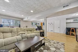 6308 Rockhurst Rd, Bethesda, MD 20817 - Photo 14