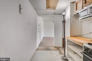 7400 Lakeview Dr, Bethesda, MD 20817 - Photo 24