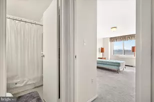 10201 Grosvenor Pl, Rockville, MD 20852 - Photo 14