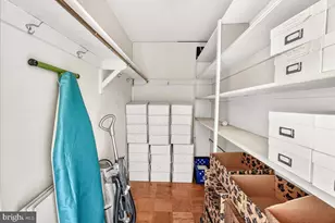 10201 Grosvenor Pl, Rockville, MD 20852 - Photo 18