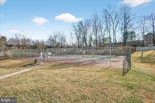 10201 Grosvenor Pl, Rockville, MD 20852 - Photo 30