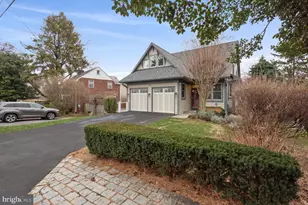 8613 Brandt Pl, Bethesda, MD 20814 - Photo 2