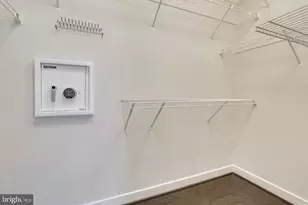 8060 Red Hook St, Rockville, MD 20855 - Photo 32