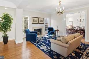 10033 Chartwell Manor, Potomac, MD 20854 - Photo 2