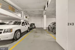 4601 N Park Ave, Chevy Chase, MD 20815 - Photo 28