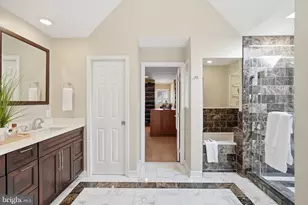 9860 Avenel Farm, Potomac, MD 20854 - Photo 20