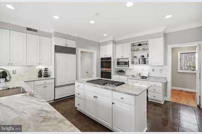 9860 Avenel Farm, Potomac, MD 20854 - Photo 10