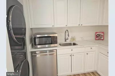 18 Monroe Street #201, Rockville, MD 20850 - Photo 8