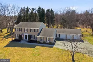 5700 Lake Christopher Dr, Rockville, MD 20855 - Photo 2