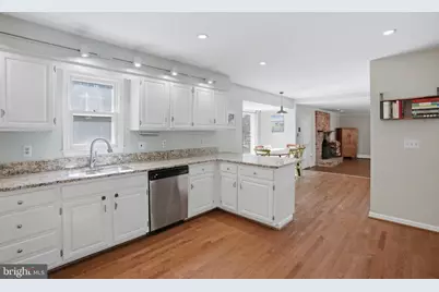 5700 Lake Christopher Drive, Rockville, MD 20855 - Photo 16