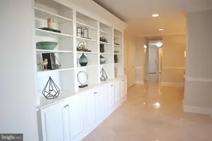 10401 Grosvenor Pl, Rockville, MD 20852 - Photo 12