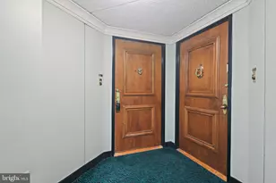 10401 Grosvenor Pl, Rockville, MD 20852 - Photo 8