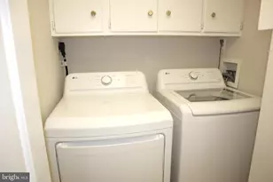 10401 Grosvenor Pl, Rockville, MD 20852 - Photo 54