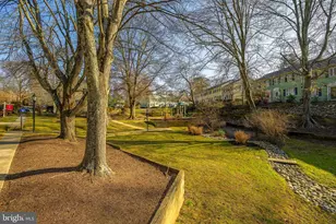 9848 Hollow Glen Pl, Silver Spring, MD 20910 - Photo 4