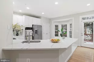 10515 Sunny Brooke Ln, Potomac, MD 20854 - Photo 12