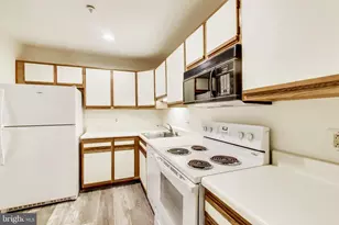 18401 Guildberry Dr, Gaithersburg, MD 20879 - Photo 2