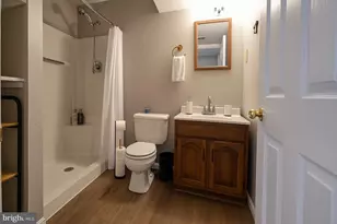 12442 Quail Woods Dr, Germantown, MD 20874 - Photo 12