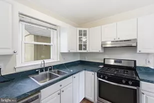 10626 S Dunmoor Dr, Silver Spring, MD 20901 - Photo 8