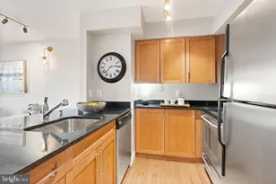 7500 Woodmont Ave, Bethesda, MD 20814 - Photo 4