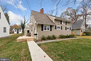 5716 Crawford Dr, Rockville, MD 20851 - Photo 2