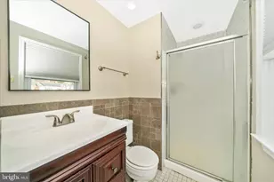 106 Lamont Ln, Gaithersburg, MD 20878 - Photo 4