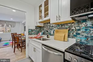 1900 Lyttonsville Rd, Silver Spring, MD 20910 - Photo 16