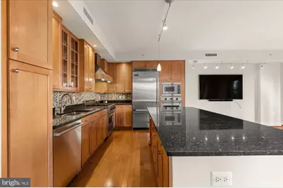 7710 Woodmont Avenue #513, Bethesda, MD 20814 - Photo 10